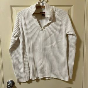 White H&M ribbed pullover sweater